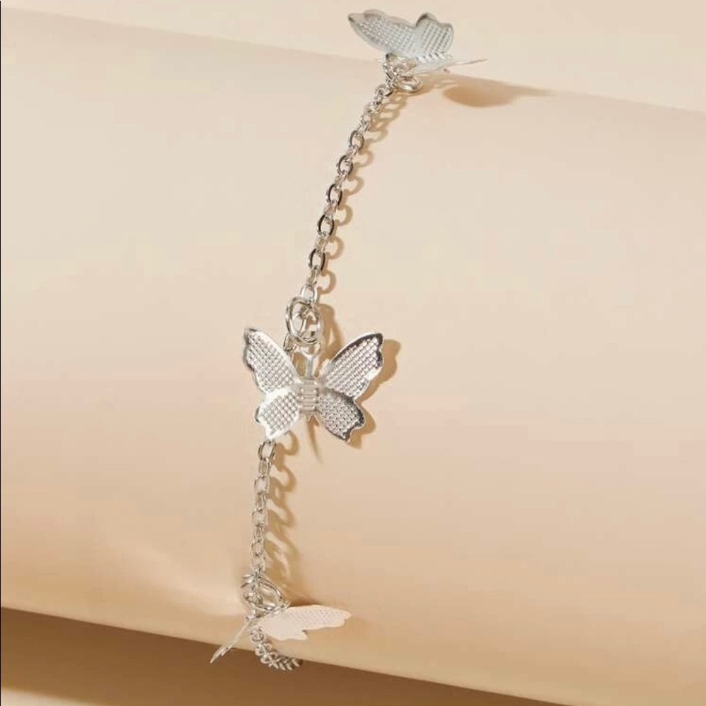 ✨2/$25✨Silver Butterfly Charm Bracelet✨ - Picture 2 of 4
